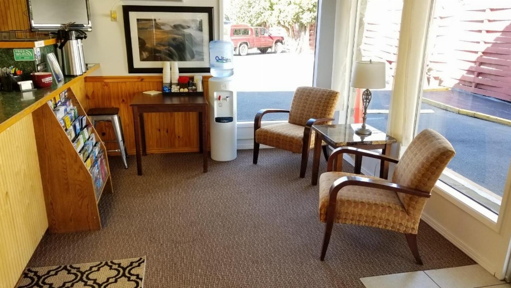 Cougar Land Motel Main image